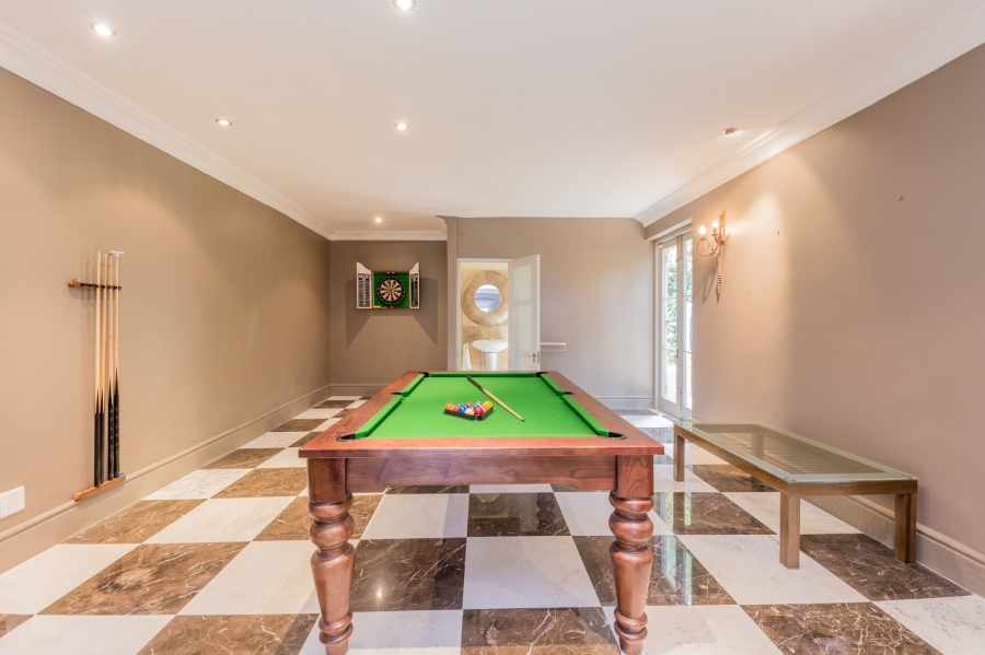 To Let 7 Bedroom Property for Rent in Constantia Western Cape